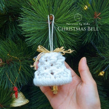 Load image into Gallery viewer, Christmas_bell_-_-_Christmas_decoration_made_in_Chiang_Rai_by_Akha_women_-_Thailand_-_Macrame_by_Nicha