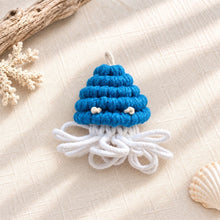 โหลดรูปภาพลงในเครื่องมือใช้ดูของ Gallery Jellyfish Blue Keychains - พวงกุญแจแมงกะพรุนสีน้ำเงิน - Close up - ของชำร่วยและของขวัญปีใหม่ - Corporate Gifts - Macrame by Nicha