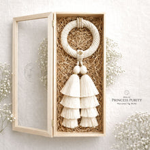 Load image into Gallery viewer, Malai Queen Purity - Signature Collection - Premium Gift - Macrame by Nicha - In Box