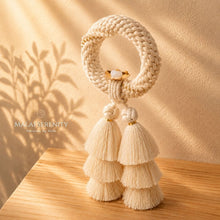 โหลดรูปภาพลงในเครื่องมือใช้ดูของ Gallery Malai Serenity - A Thai Diffuser - A Premium Gift - Macrame by Nicha - Side View