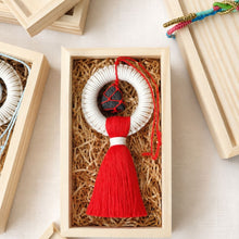 โหลดรูปภาพลงในเครื่องมือใช้ดูของ Gallery Malai Glin Rak - A Thai Diffuser- New Year Gift and Corporate Gifts - Macrame by Nicha -Open box - Red