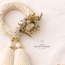 โหลดรูปภาพลงในเครื่องมือใช้ดูของ Gallery Malai Petite Flowers - Full Body Zoom In - New Year Gifts - Macrame by Nicha