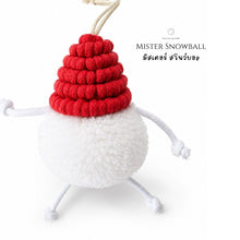 Load image into Gallery viewer, Mister Snowball - Christmas ornaments Thailand - Macrame by Nicha - Zoom In