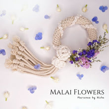 Load image into Gallery viewer, Macrame by Nicha - Phuang Malai Thailand - MALAI FLOWERS – พวงมาลัยด้วยช่อดอกไม้ - พวงมาลัยวันแม่ - งานแต่งงาน – ของขวัญ