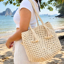 โหลดรูปภาพลงในเครื่องมือใช้ดูของ Gallery Beachy Mam' - กระเป๋ามาคราเม่ไปทะเล ใบใหญ่ใส่ได้ทุกอย่าง - Side view
