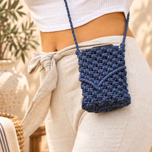 โหลดรูปภาพลงในเครื่องมือใช้ดูของ Gallery Blue Lady - กระเป๋ามาคราเม่สีฟ้าใบเล็ก สำหรับวันที่อยากเดินตัวเบา - Macrame by Nicha - Side
