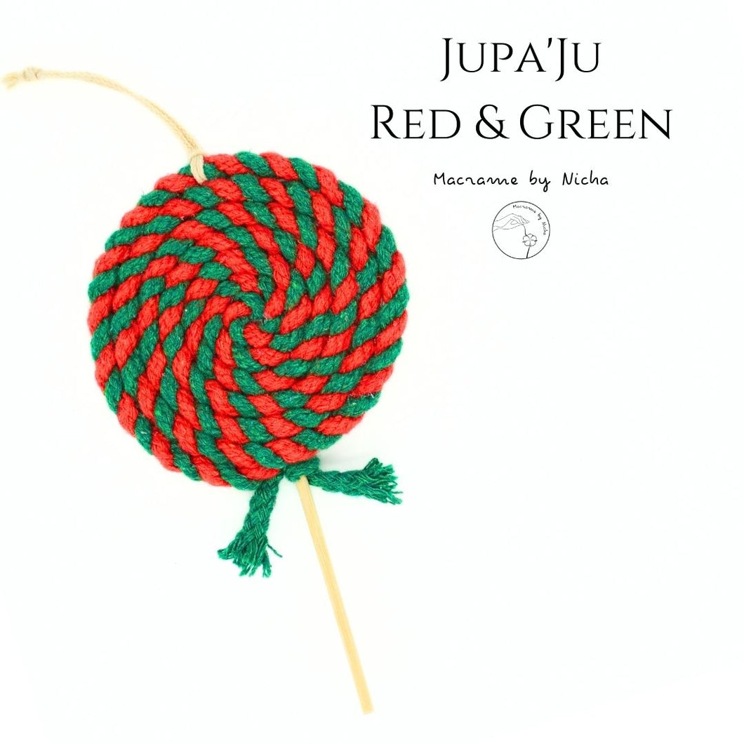 JUPA'JU Red & Green - ลูกอมจูปาจุ๊ปส์คริสต์มาส - ของตกแต่งคริสต์มาส - Macrame by Nicha Christmas Ornaments made in Thailand 
