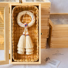 Load image into Gallery viewer, Malai Diplomatic and Corporate - Premium Gift - Made in Thailand - Thai - Box
