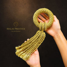 Load image into Gallery viewer, Malai Prestige Gold - Premium Gift - Made in Thailand - Macrame by Nicha - Hands
