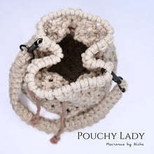 Load image into Gallery viewer, POUCHY LADY - MACRAME BAG - กระเป๋ามาคราเม่ - กระเป๋าทำมือ - Interior
