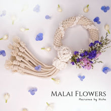 Load image into Gallery viewer, Macrame by Nicha - Phuang Malai Thailand - MALAI FLOWERS – พวงมาลัยด้วยช่อดอกไม้ - พวงมาลัยวันแม่ - งานแต่งงาน – ของขวัญ
