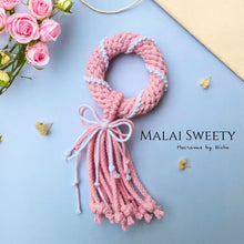 Load image into Gallery viewer, Phuang Malai - Macrame by Nicha - Malai Sweety - ของขวัญ - พวงมาลัยวันแม่2
