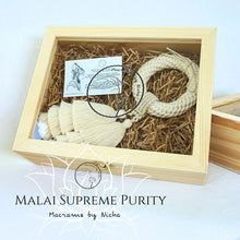 โหลดรูปภาพลงในเครื่องมือใช้ดูของ Gallery Phuang Malai 2023 - VIP Gifts GWP - Macrame by Nicha - Malai Purity-  พวงมาลัยความบริสุทธิ์ - ของขวัญ VIP -พวงมาลัย - New packagingวันแม่  15
