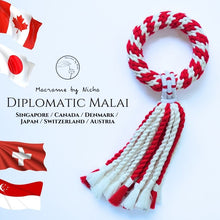 Load image into Gallery viewer, Phuang Malai Premium - Diplomatic Malai - Malai Canada, Singapor, Japan - พวงมาลัยทางการทูต - พวงมาลัย - Macrame by Nicha 
