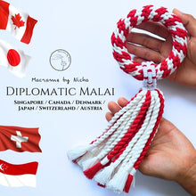 Load image into Gallery viewer, Phuang Malai Premium - Diplomatic Malai - Malai Canada, Singapor, Japan - พวงมาลัยทางการทูต - พวงมาลัย - Macrame by Nicha hand
