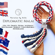 Load image into Gallery viewer, Phuang Malai Premium - Diplomatic Malai - Malai USA, France, UK - พวงมาลัยทางการทูต - พวงมาลัยฝรั่งเศส, ฐอเมริกา, ชอาณาจักร - Macrame by Nicha hand
