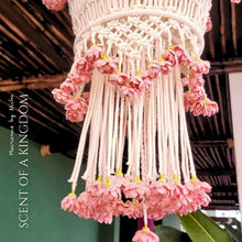 Load image into Gallery viewer, SCENT OF A KINGDOM - กลิ่นหอมแห่งอาณาจักร - KHRUANG KWAEN CHANDELIER - เครื่องแขวน-โคมระย้า - Product presentation - Tale -  Macrame By Nicha
