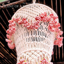 Load image into Gallery viewer, SCENT OF A KINGDOM - กลิ่นหอมแห่งอาณาจักร - KHRUANG KWAEN CHANDELIER - เครื่องแขวน-โคมระย้า - Product presentation Jasmine -Macrame By Nicha
