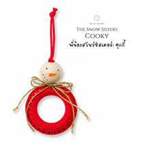 โหลดรูปภาพลงในเครื่องมือใช้ดูของ Gallery Snowman Daughter Red - Christmas ornaments Thailand - Macrame by Nicha 

