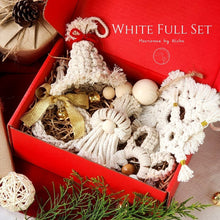 Load image into Gallery viewer, CHRISTMAS DECORATIONS - ของตกแต่งคริสต์มาสธีมสีขาว - WHITE SET - 7 ชิ้น 
